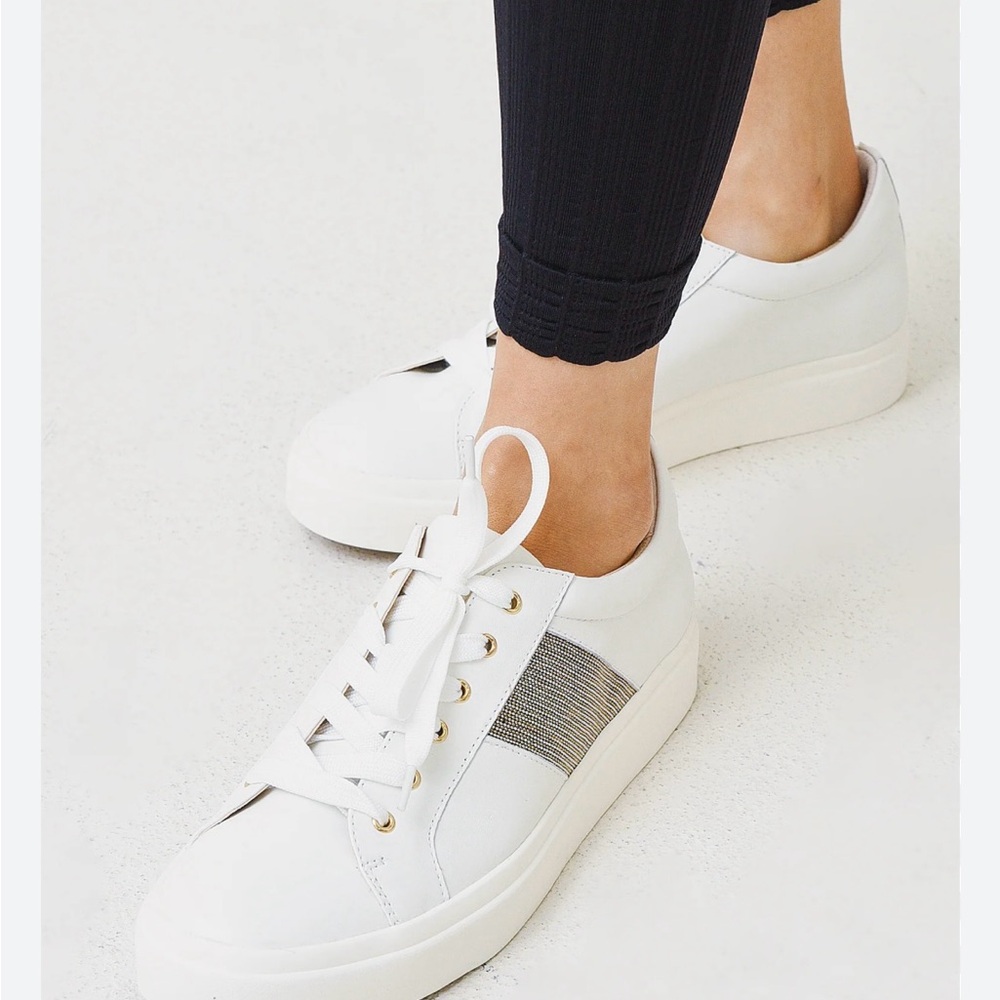 Vaneli Women’s‎ Yavin White Nappa Casual Sneakers. Size 8.5.